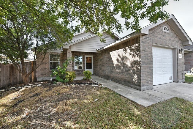 Photo - GREAT LOCATION: 1604 & SHAENFIELD | 3 BE...