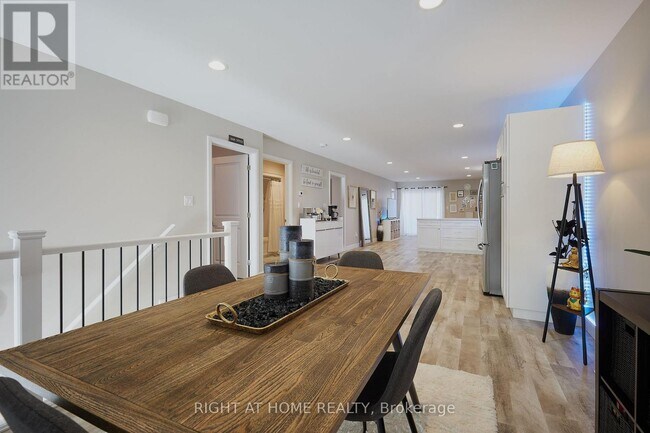 Photo - 42 Moonstone Cres