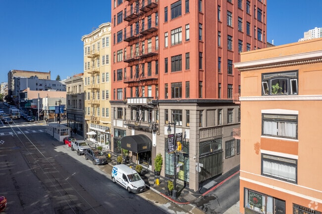 Fotografía del edificio - Crown Tower Apartments