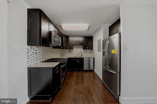 Photo - 1420 N St NW Unit 1005