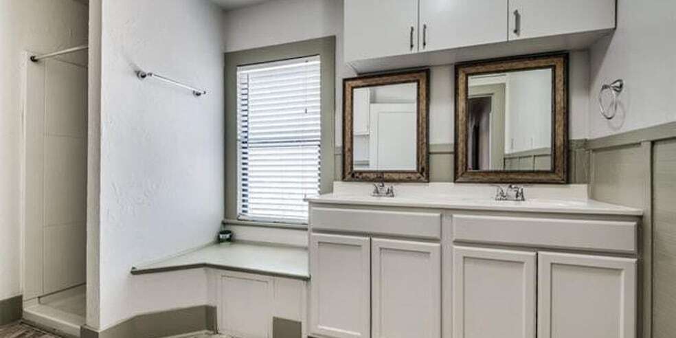 Photo - 1116 N Bell Ave
