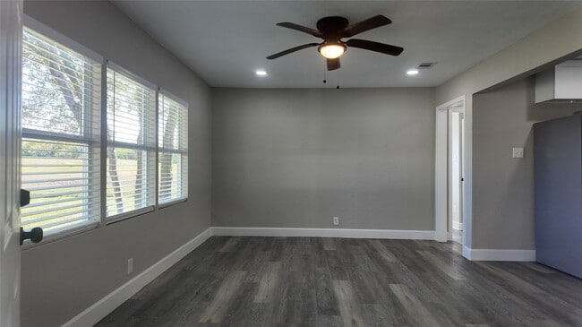 Photo - 917 Temple Dr