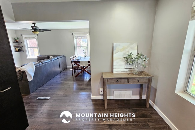 Photo - 2911 Hudson Cir