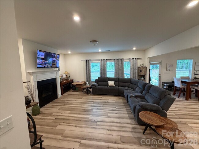 4680 Courtney Crk Dr