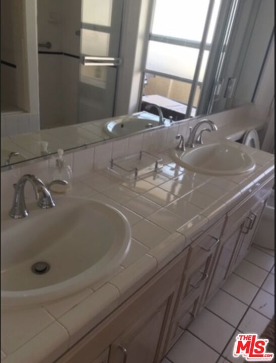 Photo - 1917 Glendon Ave Unit 302
