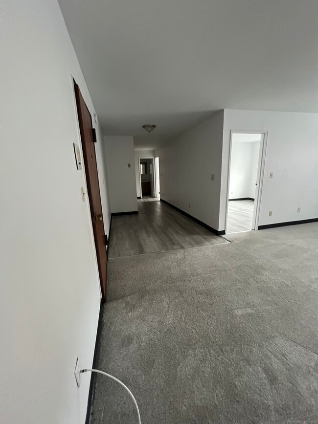 Building Photo - 360 Palisade Ave Unit B09
