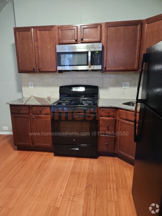 Building Photo - 132 Hansberry St Unit 1 Rental