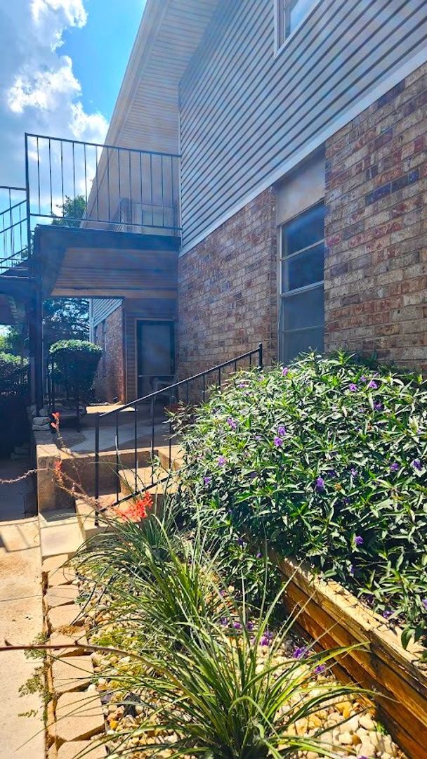 Photo - 6704 N Meridian Ave