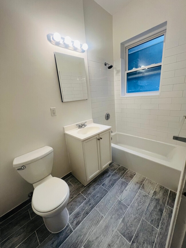 Building Photo - 111 Norway St Unit 101