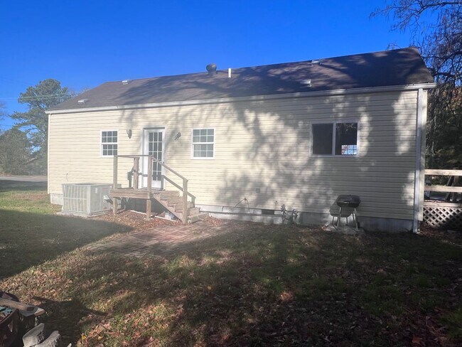 Photo - CHESAPEAKE - CUTE RENOVATED 3 BEDROOM COTTAGE