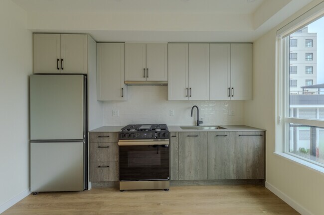 Photo - 27309 Fraser Hwy