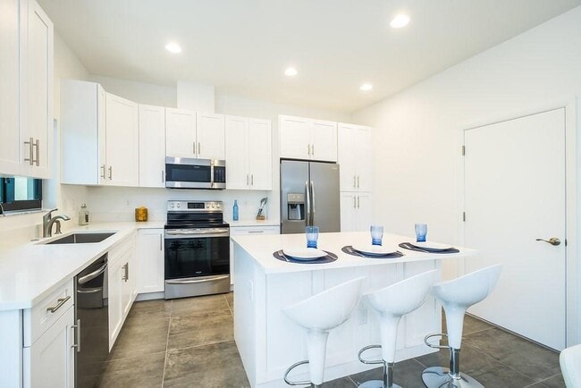 Photo - 1036 NE 33rd St