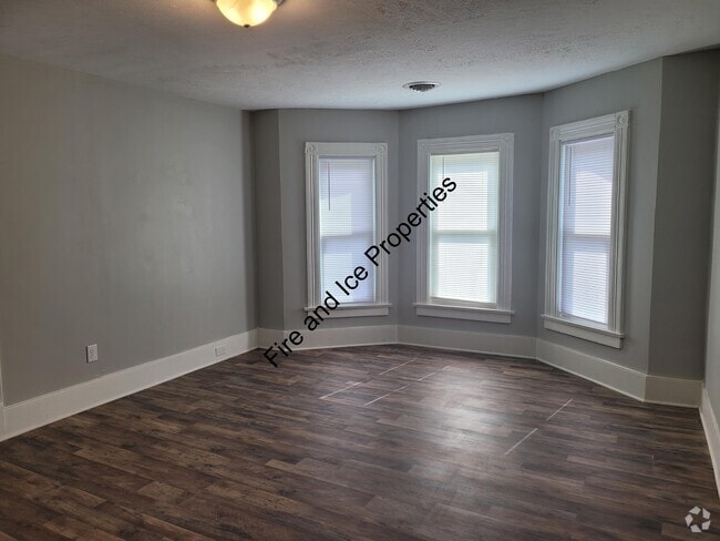 Building Photo - 45 Lawrence St Unit Upstairs Rental