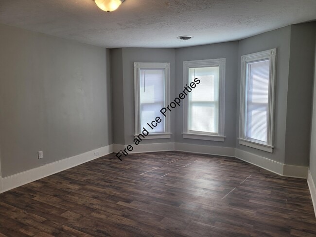 Photo - 45 Lawrence St Apartments Unit Upstairs