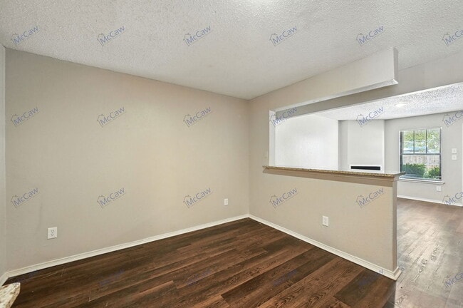Photo - 210 Rolston Rd
