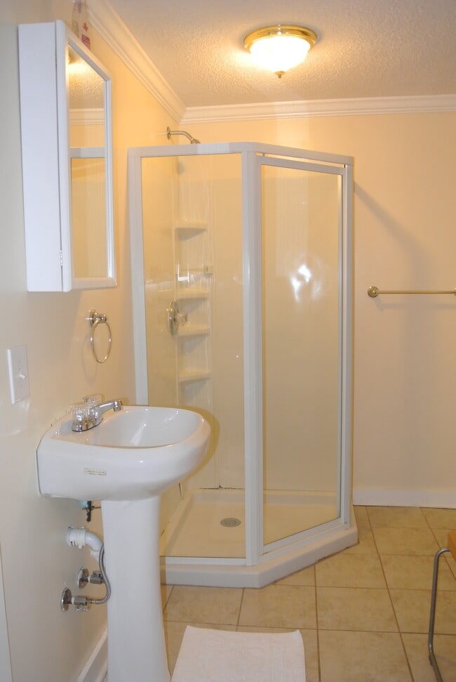 Photo - 623 Old Salem Rd