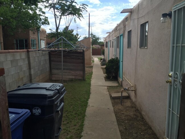 Photo - 427 Stanford Dr SE