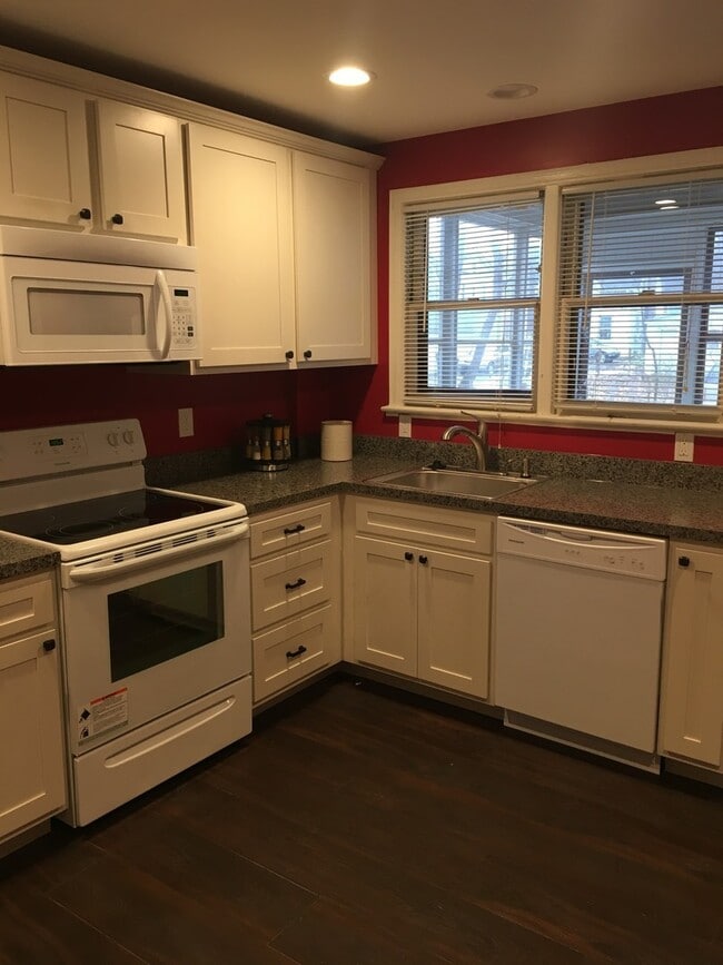 Photo - 1109 S State St Unit 01