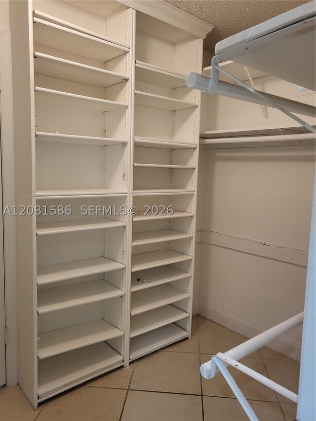 Building Photo - 6924 SW 114th Pl
