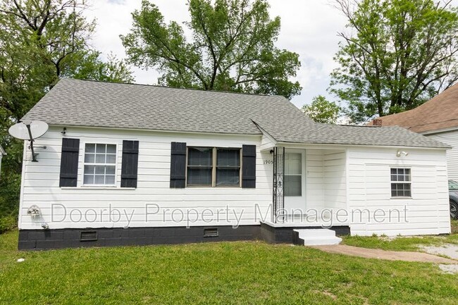 Photo - 1905 E 14th St House