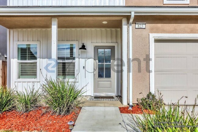 Photo - 823 Blue Oak Lane W