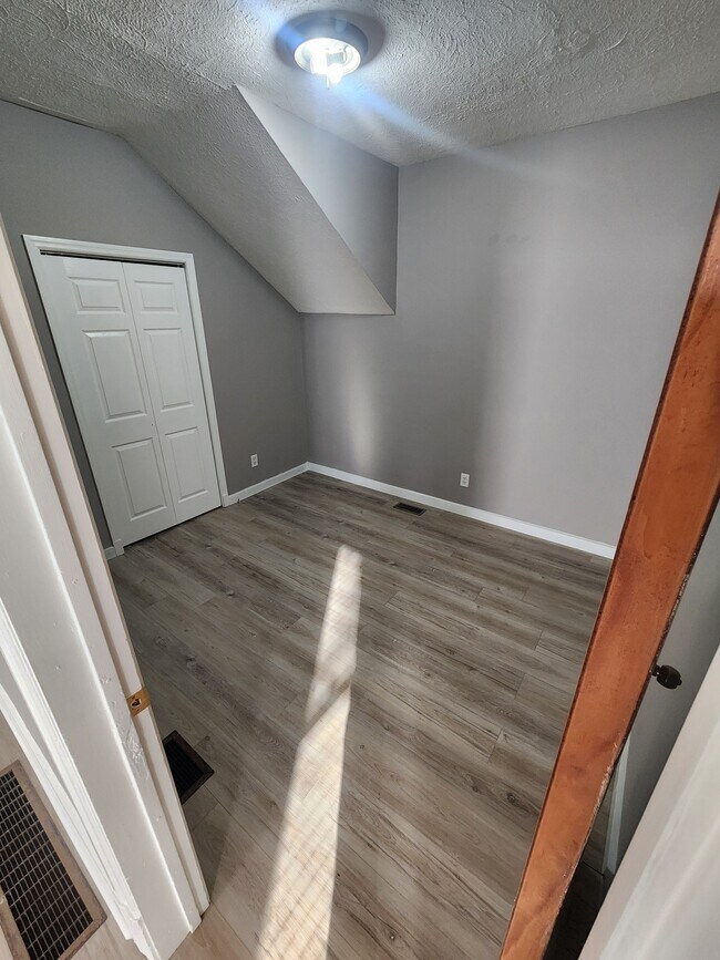 Photo - 445 W Carpenter St Unit 1