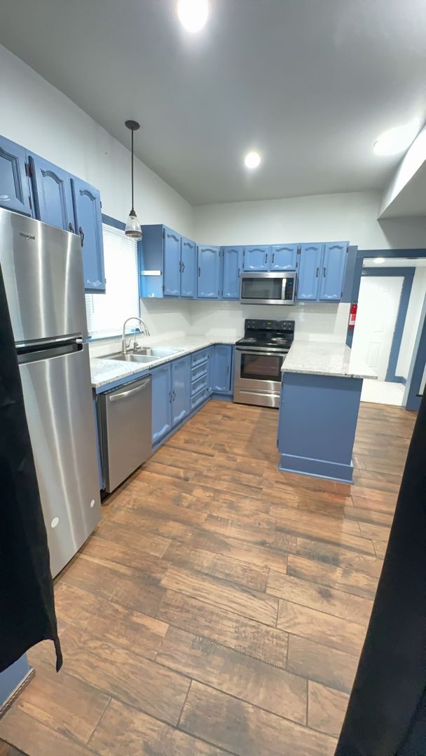 Photo - 802 W Oak Ave