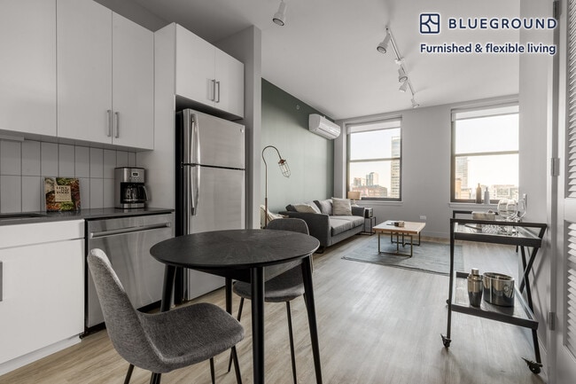 Photo - 330 S Wells St Unidad FL13-ID210