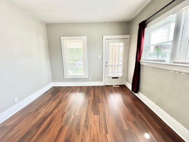 Photo - 637 W Ormsby Ave Unidad 637 w ormsby-1
