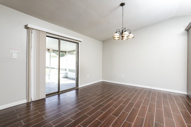 Photo - 503 Firewood Ave