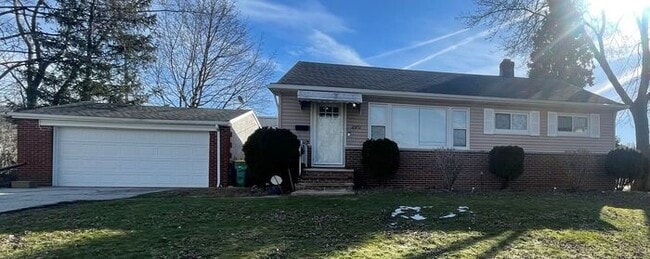 Building Photo - Charming ranch in wonderful neighborhood