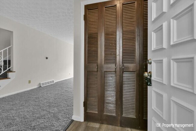 Photo - 1910 Bairsford Dr