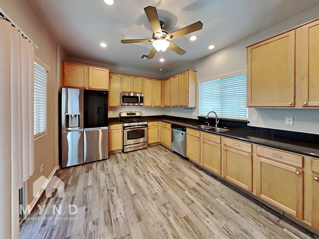 Photo - 2507 N 148th Dr