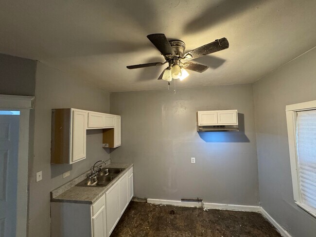 Photo - 10453 S Wabash Ave