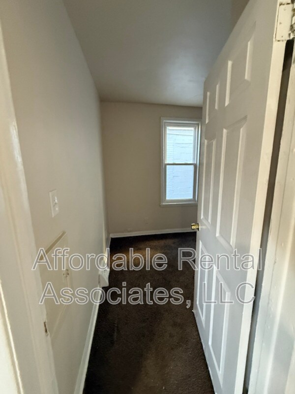 Photo - 2127A S 16th St Unidad Lower Rear