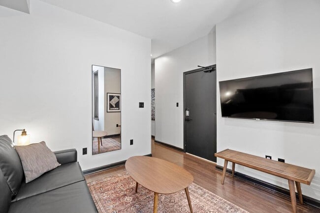 Photo - 409 O St NW Unidad ID1018309P