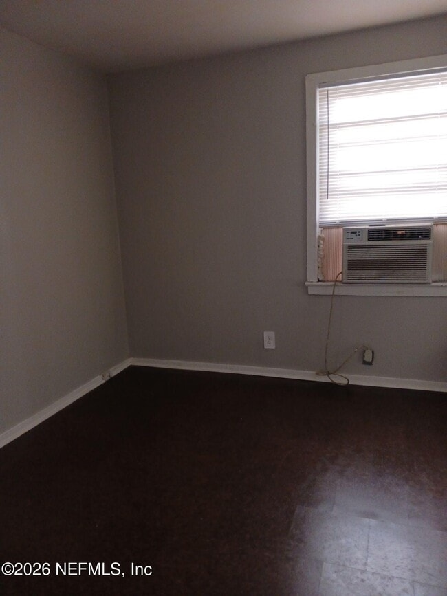 Photo - 1358 W 23rd St