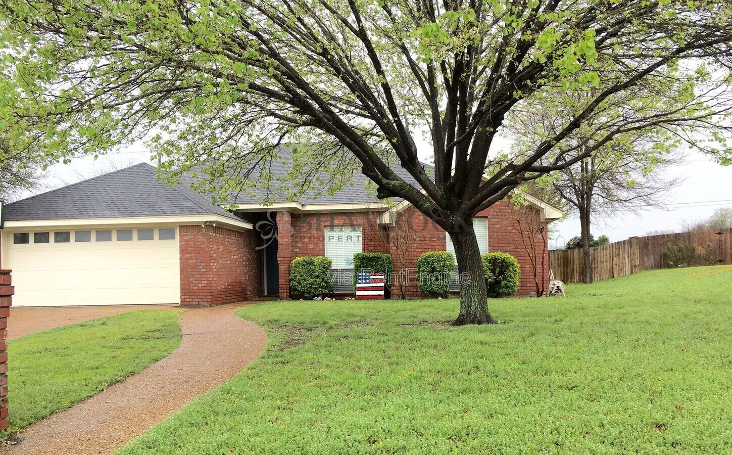 Photo - 260 Cross Country Dr House