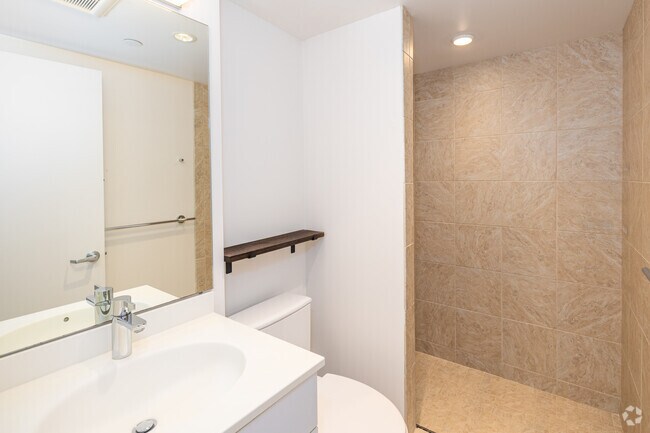 2BR, 2BA - 750SF - Primary Bathroom