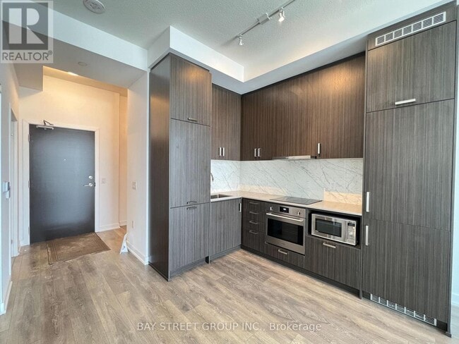 Photo - 60 Honeycrisp Cres Unit 511