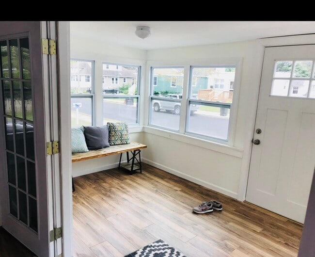 Photo - 137 W Johnson Ave