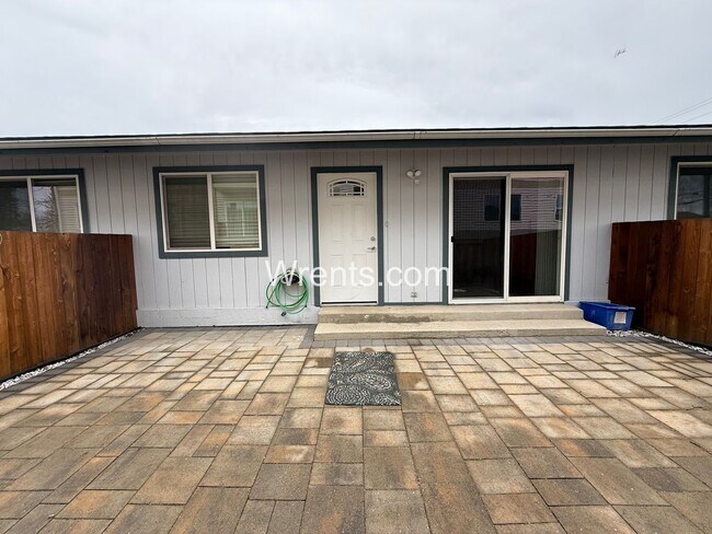 Photo - 6014-6018 N Atlantic NM