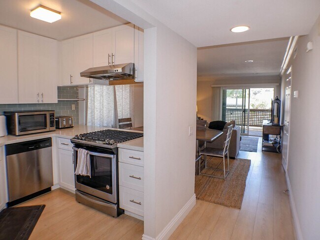 Photo - RARE Offering 2BD/2BA - UNFURNISHED -  Condo of secured building in highly sought after Boutique ... Unit 305