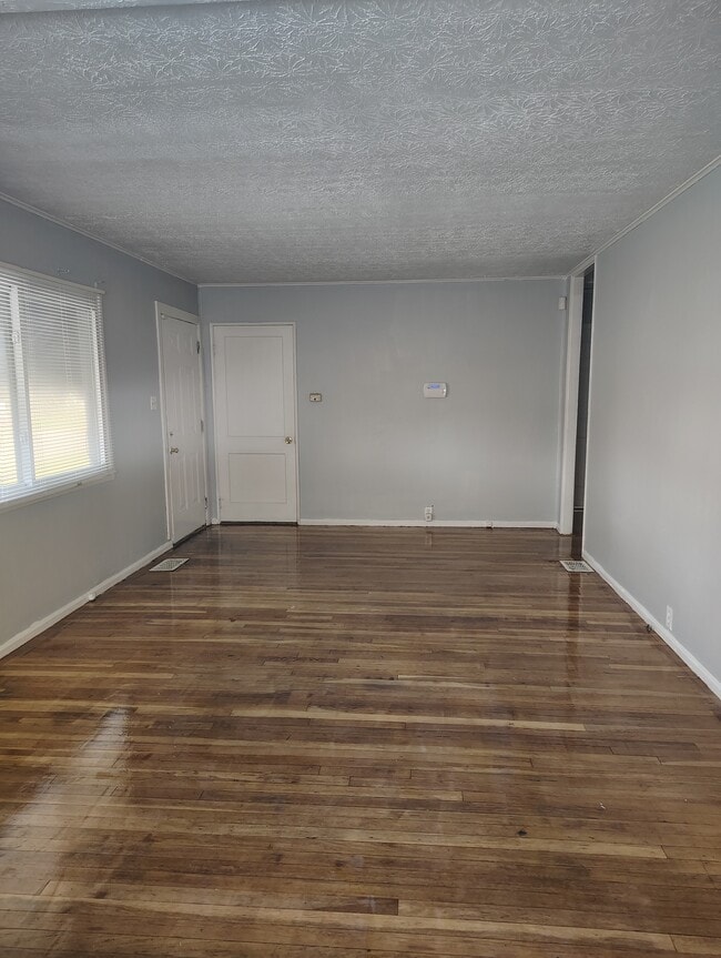 Photo - 1936 Shaftesbury Rd