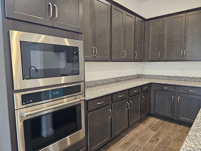 Photo - BEAUTIFUL NEW HOME 5 BEDROOMS 3 BATHS!