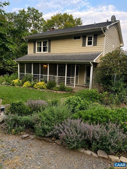 2225 Evans Cir