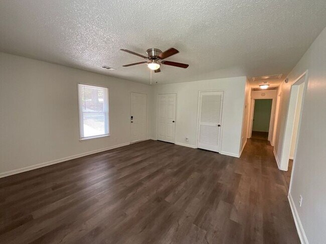 Photo - 3018 Dale Ct