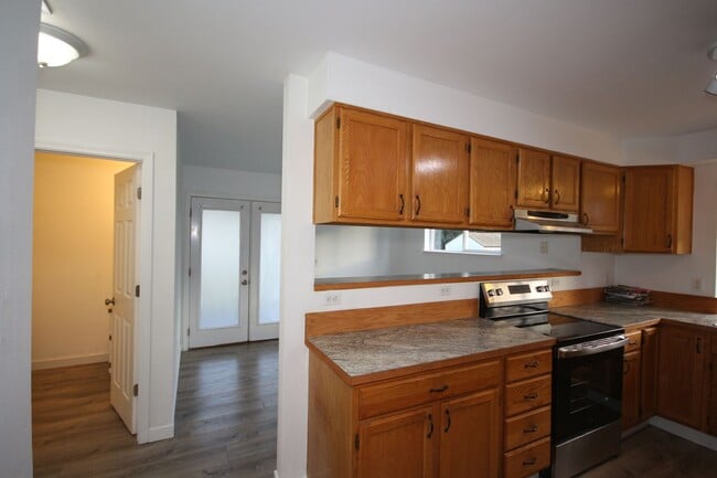 Photo - Updated Tacoma Home with Spacious Layout & Fully Fenced Yard