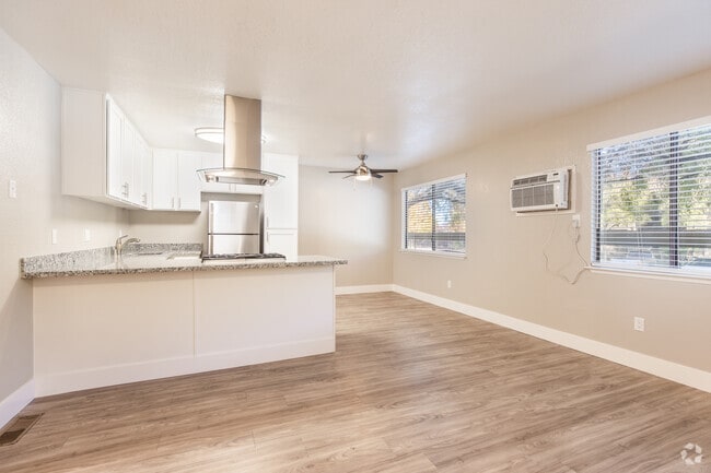 2BA, 1BA - 832SF - Sierra Sunset Village