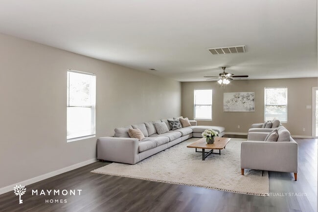 Photo - 28015 Chasebrook Dr